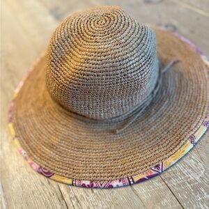 Vera Bradley straw hat floral trim